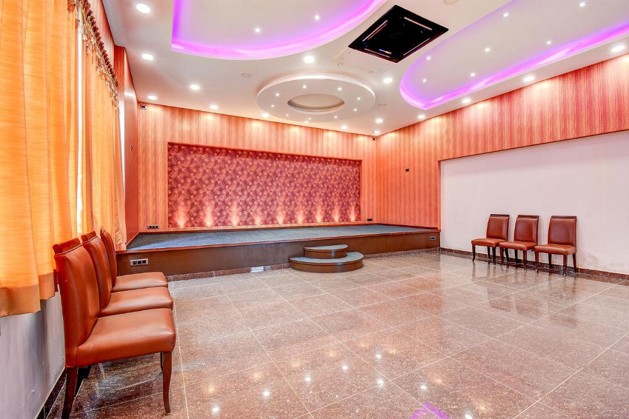 Fabhotel S Comfort Inn - Indiranagar Bangalore Buitenkant foto