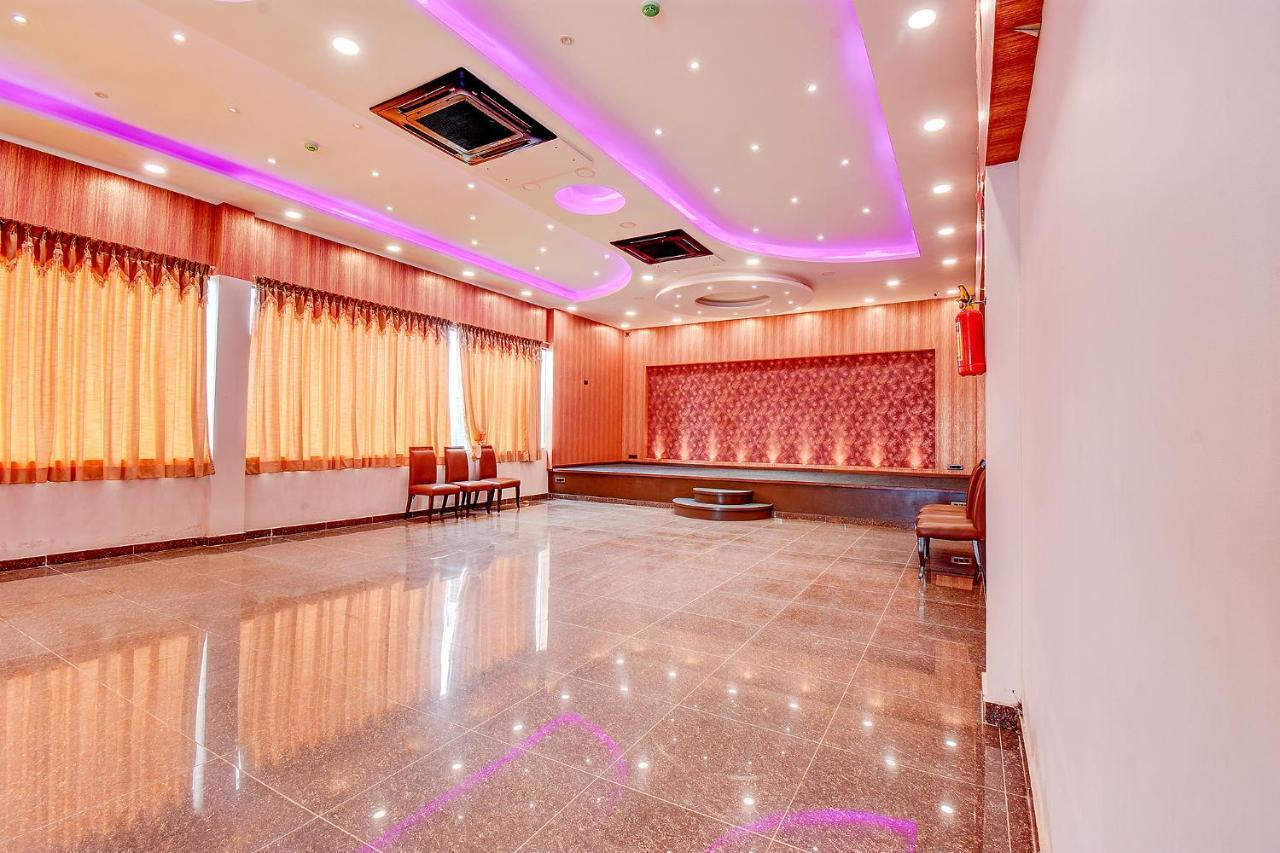 Fabhotel S Comfort Inn - Indiranagar Bangalore Buitenkant foto