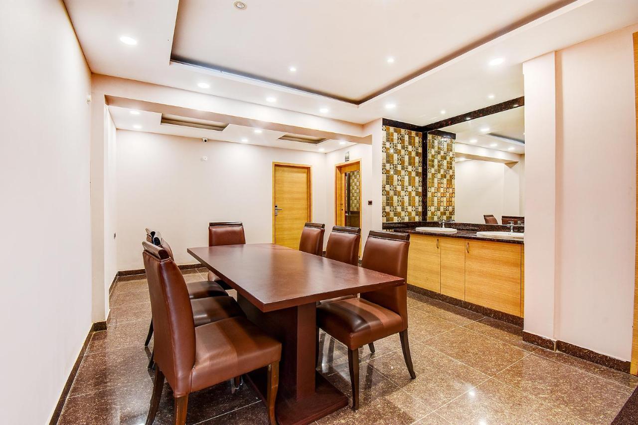 Fabhotel S Comfort Inn - Indiranagar Bangalore Buitenkant foto